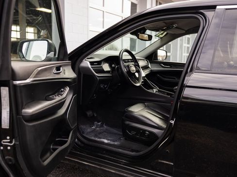 Used 2021 Jeep Grand Cherokee L Limited image 24