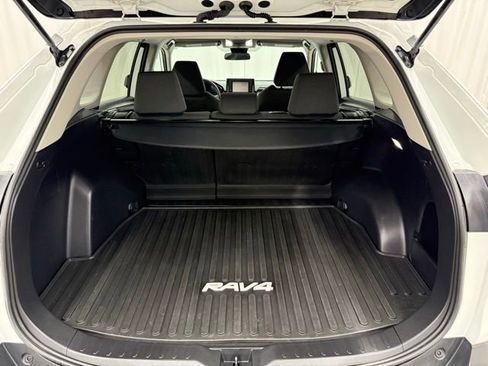Used 2022 Toyota RAV4 XLE image 23