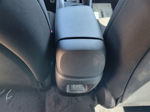 Used 2025 Hyundai Elantra Sport image 31