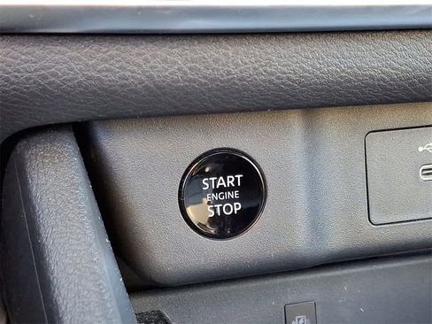 Used 2024 Nissan Rogue SL w/ SL Premium Package image 23