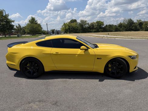 Used 2017 Ford Mustang GT w/ GT Performance Package RWD image 4