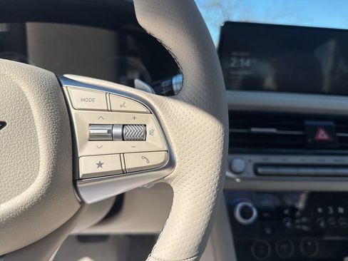 New 2026 Genesis G70 2.5T Prestige image 17