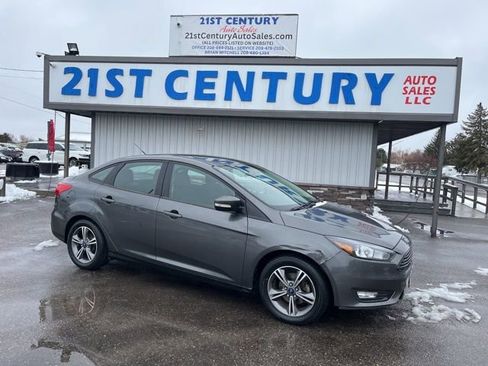 Used 2018 Ford Focus SE w/ SE Appearance Package image 1
