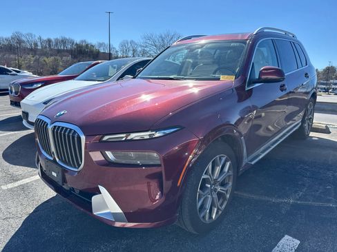 Used 2024 BMW X7 xDrive40i w/ Climate Comfort Package image 3