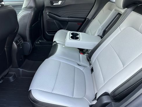 Used 2025 Ford Escape Base image 25