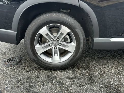 Used 2025 Honda Pilot EX-L image 8
