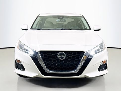 Used 2019 Nissan Altima 2.5 SL FWD image 2