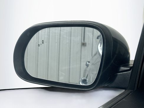 Used 2025 Kia Soul LX w/ LX Technology Package FWD image 16