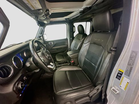 Used 2023 Jeep Wrangler Unlimited Sahara w/ Cold Weather Group AWD/4WD image 13