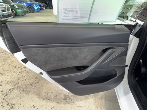 Used 2019 Tesla Model 3 Standard Range Plus image 16