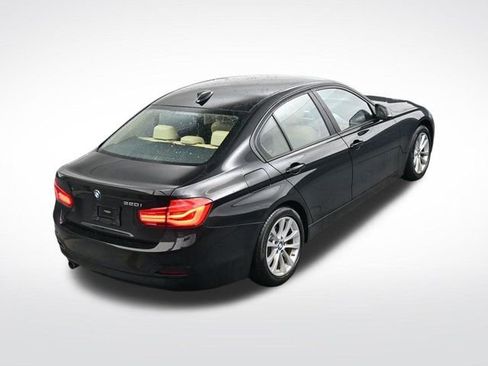 Used 2018 BMW 320i Sedan image 24