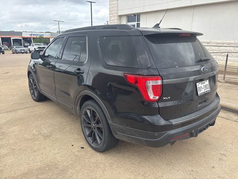 Used 2019 Ford Explorer XLT w/ Equipment Group 202A image 2