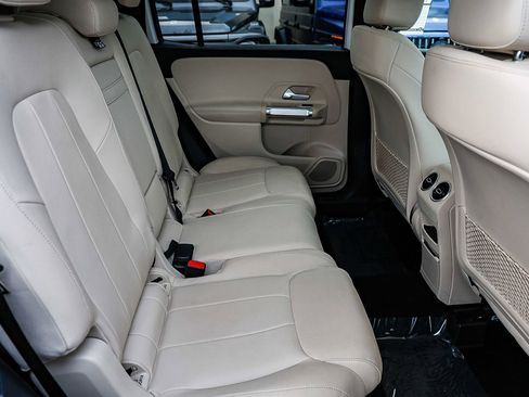 Certified 2022 Mercedes-Benz GLB 250 4MATIC image 18