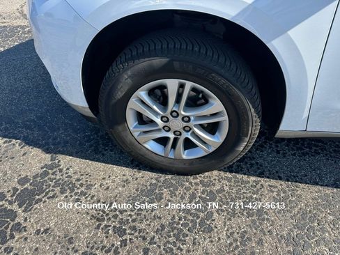 Used 2020 Buick Enclave Essence image 10