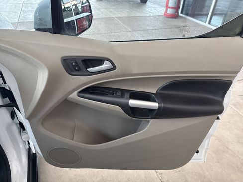 Used 2015 Ford Transit Connect Titanium image 17