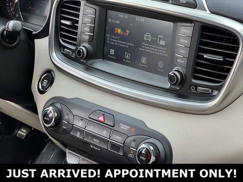 Used 2017 Kia Sorento EX image 30