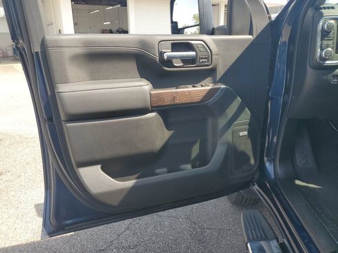 Used 2022 GMC Sierra 3500 Denali w/ Denali Ultimate Package AWD/4WD image 27