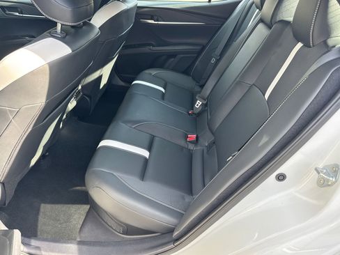 Used 2025 Toyota Camry SE image 20