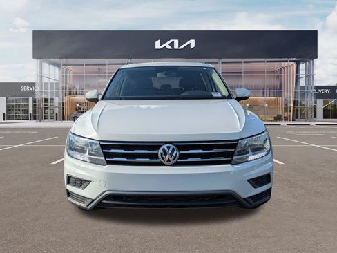 Used 2020 Volkswagen Tiguan SE w/ Panoramic Sunroof Package FWD image 7