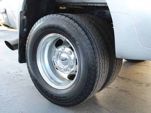 Used 2005 Ford F350 Lariat RWD image 35
