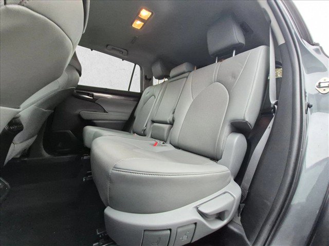Used 2020 Toyota Highlander Limited AWD/4WD image 18