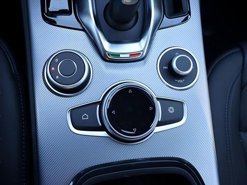 New 2025 Alfa Romeo Stelvio Sprint AWD/4WD image 29