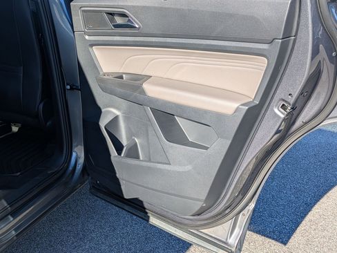 Used 2022 Volkswagen Atlas SEL Premium image 33