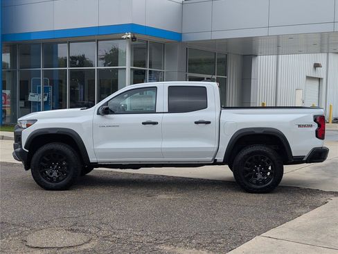 New 2026 Chevrolet Colorado Trail Boss AWD/4WD image 2