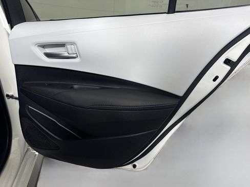 Used 2021 Toyota Corolla SE image 27