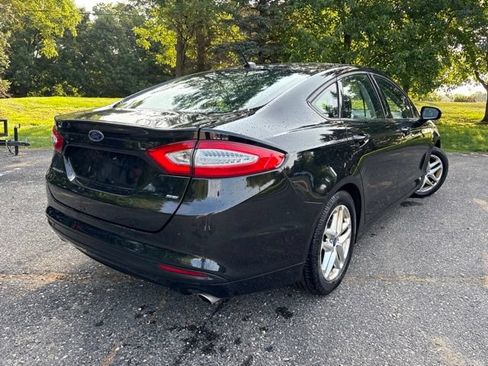 Used 2013 Ford Fusion SE FWD image 3