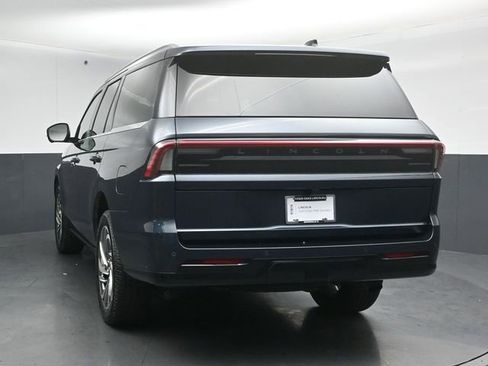 Certified 2025 Lincoln Navigator Reserve AWD/4WD image 6