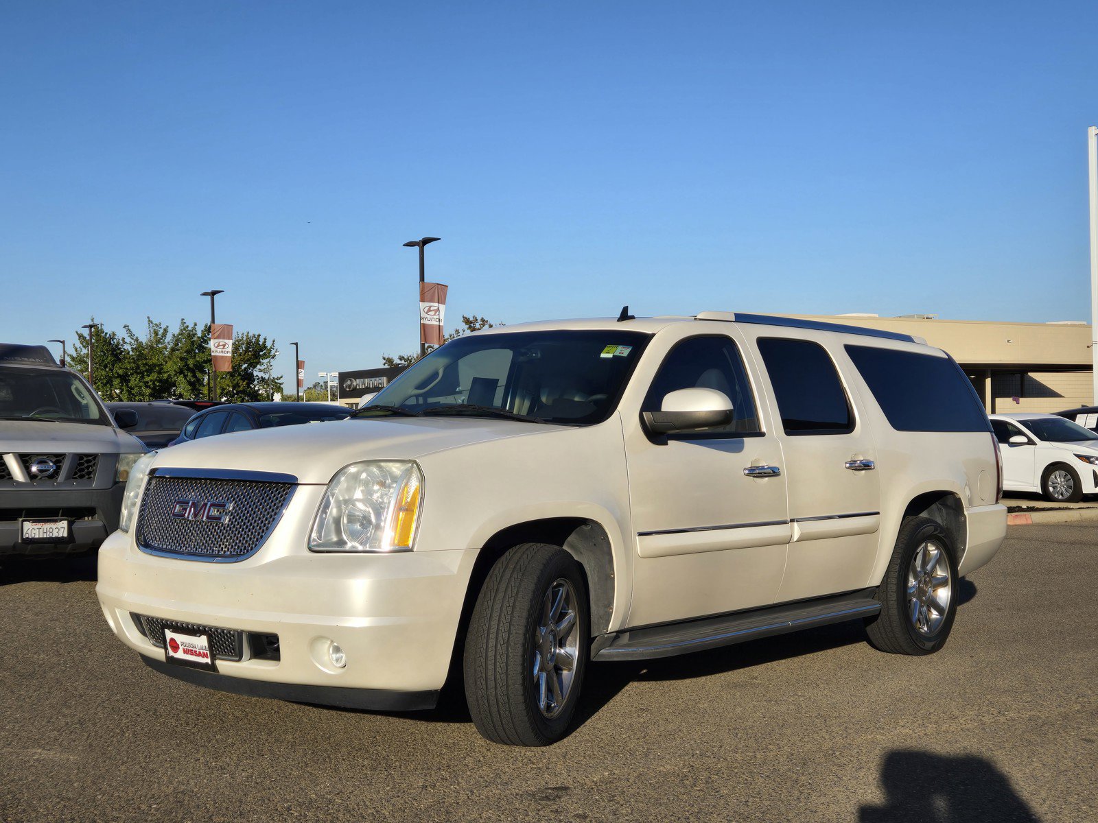 Used 2011 GMC Yukon XL Denali AWD/4WD image 8