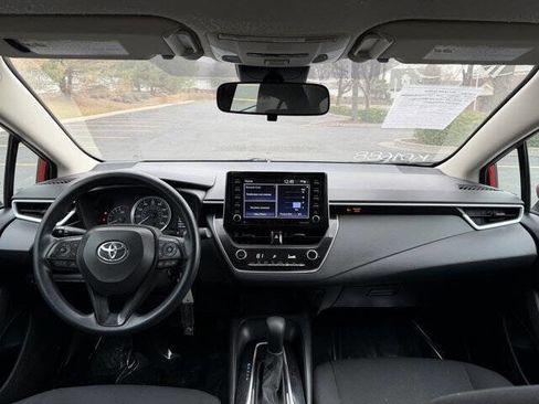 Used 2021 Toyota Corolla LE image 19