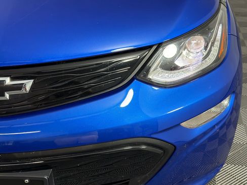 Used 2020 Chevrolet Bolt Premier w/ Infotainment Package FWD image 12