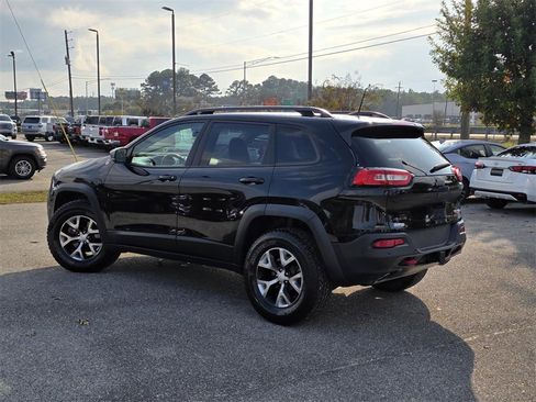 Used 2018 Jeep Cherokee Trailhawk w/ Trailer Tow Group image 5