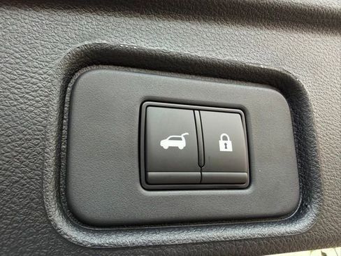 New 2026 Nissan Pathfinder SL AWD/4WD image 10