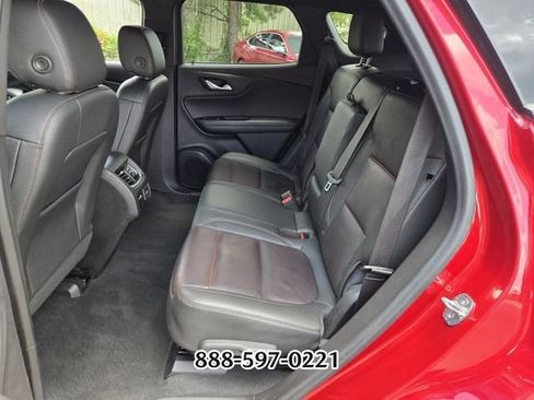 Used 2022 Chevrolet Blazer RS w/ Enhanced Convenience Package FWD image 11