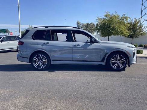 New 2025 BMW X7 M60i image 5