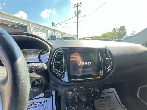 Used 2018 Jeep Compass Limited image 16