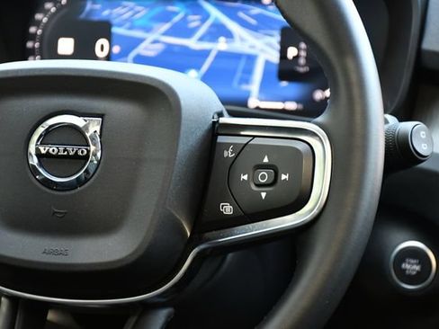 Used 2026 Volvo XC40 B5 Plus AWD/4WD image 23