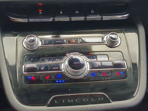 Used 2020 Lincoln Corsair Reserve w/ Equipment Group 201A FWD image 12
