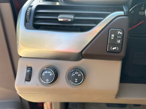 Used 2015 Chevrolet Tahoe LT image 24