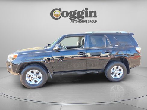 Used 2018 Toyota 4Runner SR5 image 3