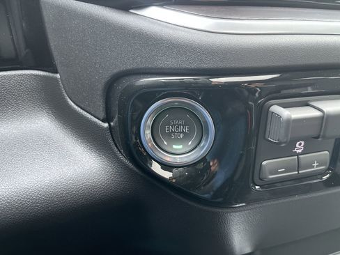 New 2026 GMC Sierra 1500 SLT image 52