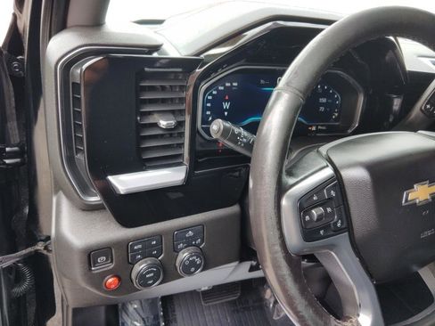 Used 2022 Chevrolet Silverado 1500 LT AWD/4WD image 19