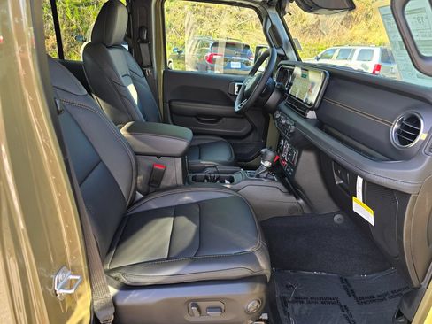 New 2026 Jeep Gladiator Willys AWD/4WD image 24
