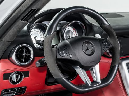 Used 2011 Mercedes-Benz SLS AMG Coupe image 12