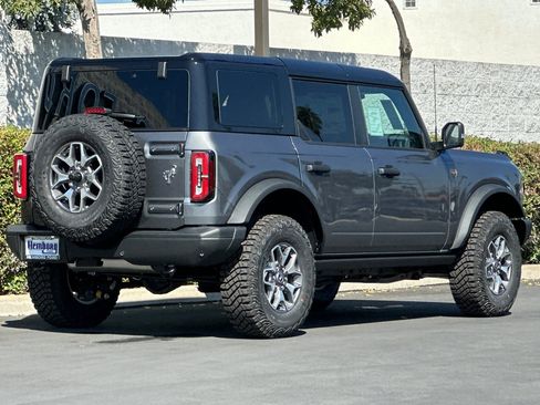 New 2025 Ford Bronco Badlands image 4