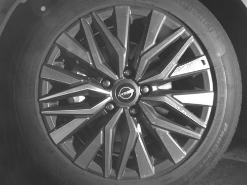 Used 2025 Nissan Altima 2.5 SV FWD image 12