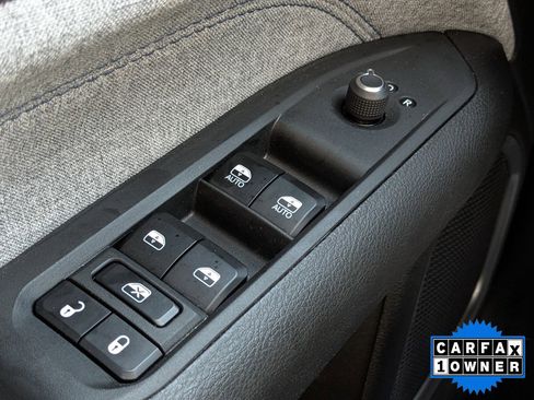 Used 2024 Jeep Compass Latitude image 25